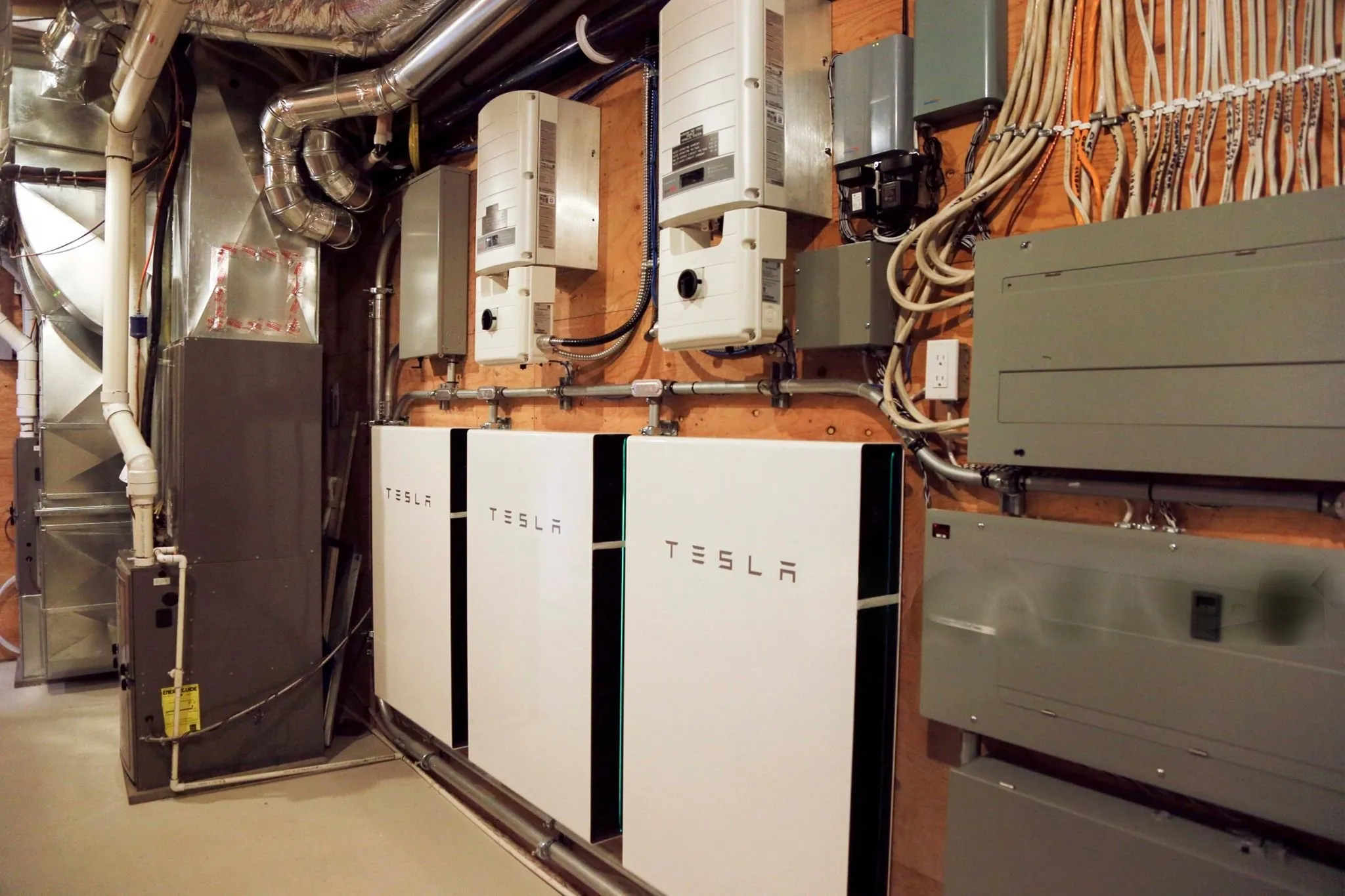 Certified Tesla Powerwall Installer Canada - Professional Tesla Powerwall 3 Installation